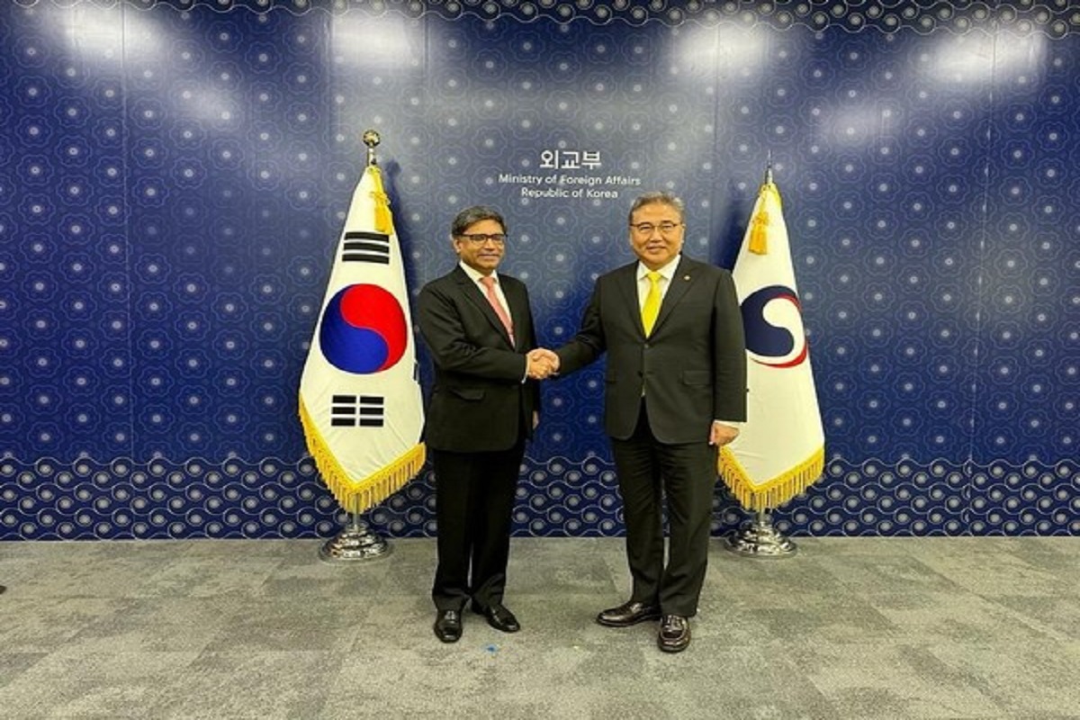 दक्षिण कोरियाई राष्ट्रपति पहली भारत यात्रा के लिए उत्सुक हैं: विदेश मंत्री पार्क ने उप एनएसए मिस्री को बताया