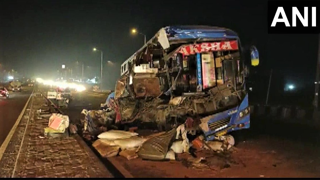 وڈودرا میں خوفناک بس حادثہ: 4 افراد ہلاک 15 سے زائد زخمی