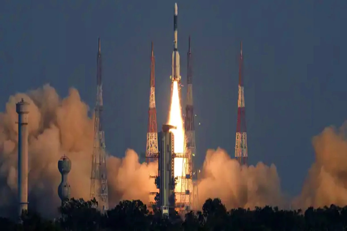 ISRO rocket carrying seven Singaporean satellites: سری ہری کوٹا سے اسرو کا سات سنگاپوری سیٹلائٹ لے جانے والا راکٹ روانہ
