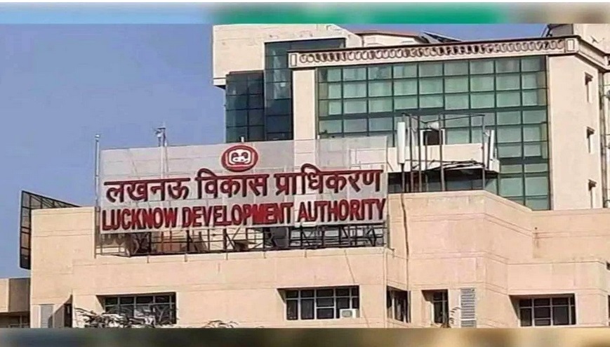 With the final warning, kicks off the clamp down of Lucknow Development Authority