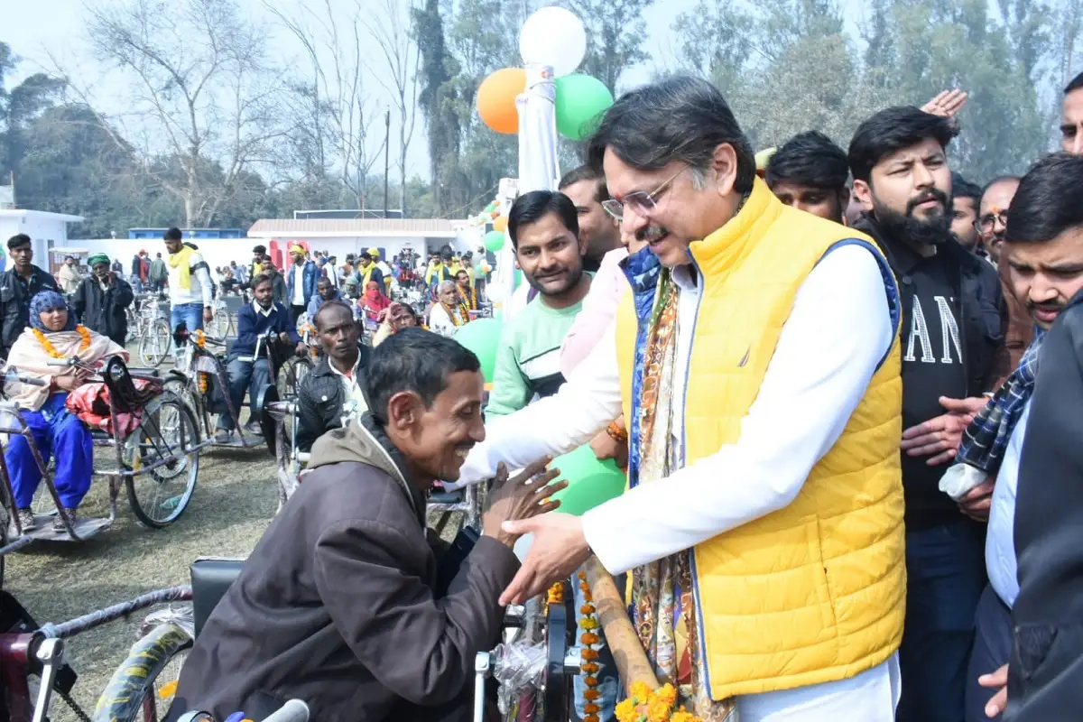 Lucknow:  Distributing Equipment in Divyangjans, BJP MLA Rajeshwar Singh says – ‘Dream came true!’