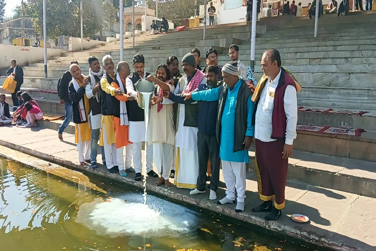 Bharat Express Chairman Upendrra Rai’s Birthday Today; Pushkar Purohit Sangh Offer Prayers At Famous Brahma Temple