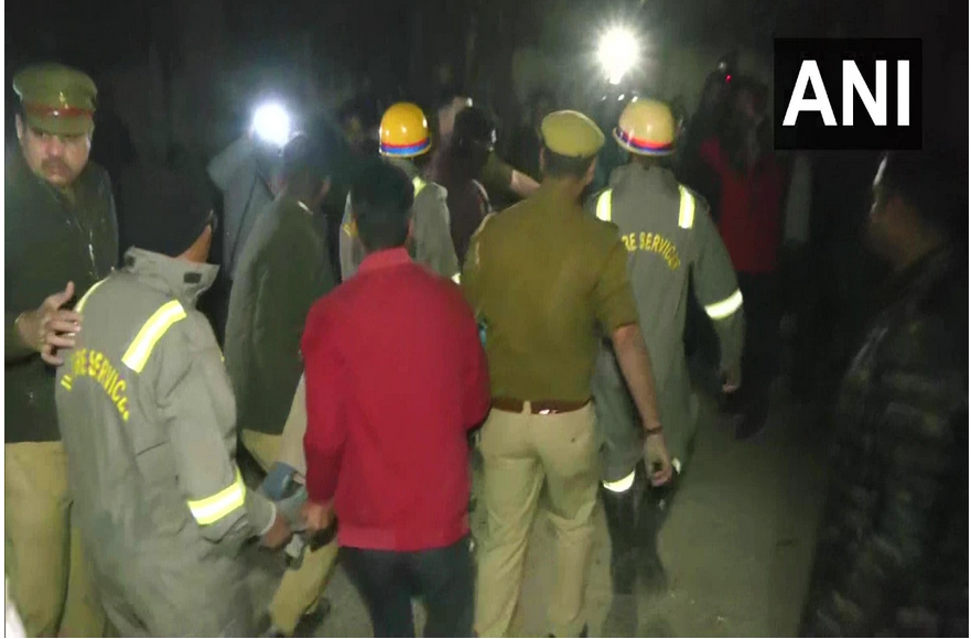 Alaya Apt Collapse: Bldg collapses in Hazratganj, Lucknow,3 dead,7 hurt,many trapped,rescue is on
