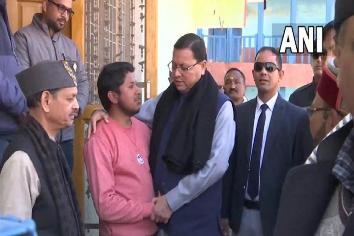 Joshimath: CM Dhami Meets Locals, Shares Video; Government Announces Rs 4000 Cash Relief