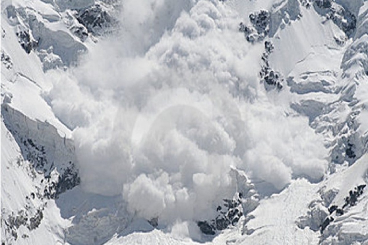 Warning: J&K Issues Avalanche Warning In 10 Districts; Northern States To Experience Comeback Of Cold Wave