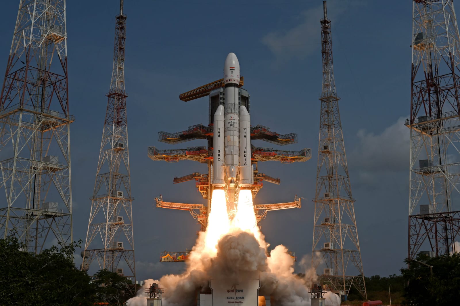 ISRO Successfully Launches LVM3-M3 OneWeb India-2 Mission
