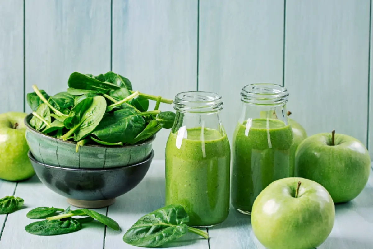 Green Apple and Spinach Smoothie