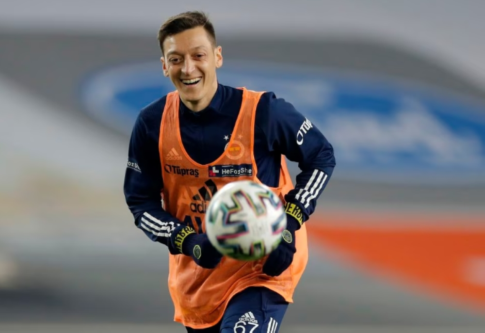 Former World Cup Winner German Midfielder Mesut Ozil Retires From Football