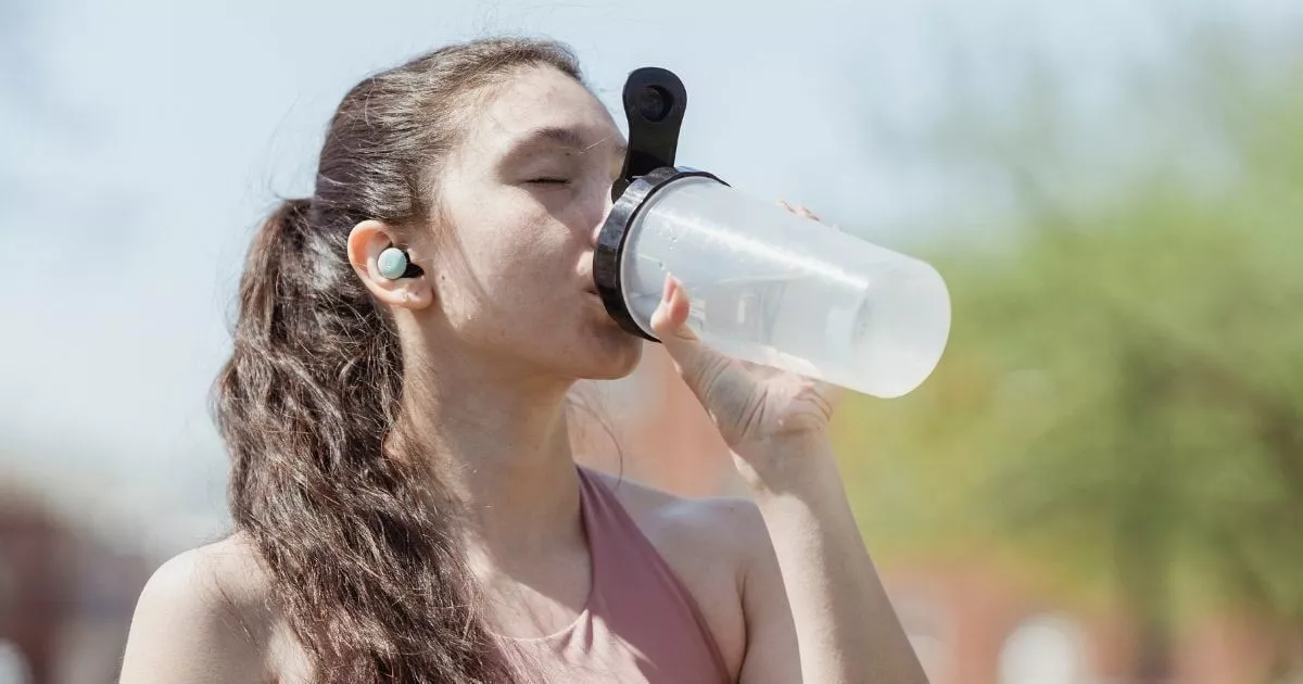 Reusable Water Bottles Carry 40,000 Times More Bacteria Than A Toilet Seat, Shows A Study