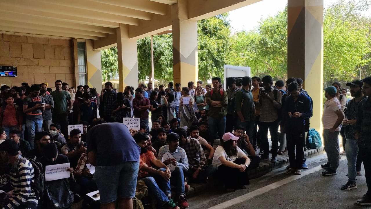 IIT Delhi Students Protest Against Administration