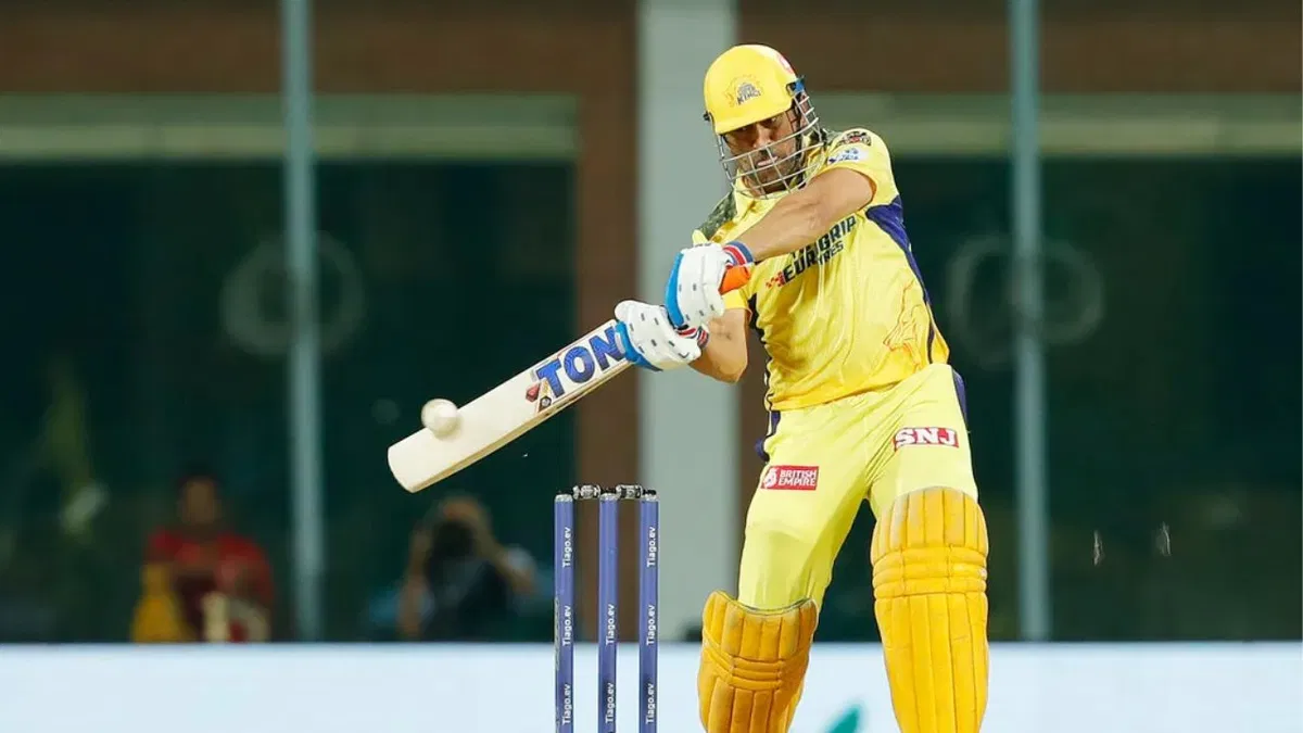 Good News For MSDians: MS Dhoni Hits IPL Scoreboard With 5000 Runs