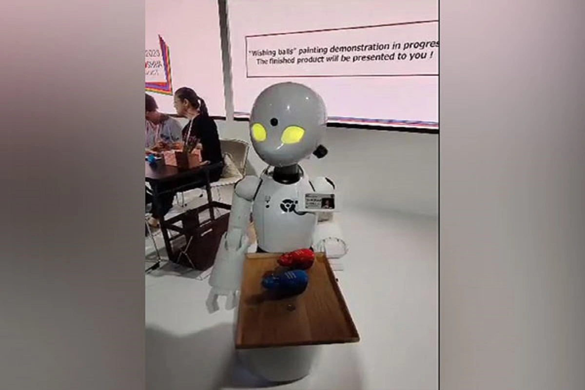 “Namaste To India,” Greets Robot Deployed At G7 Summit In Hiroshima