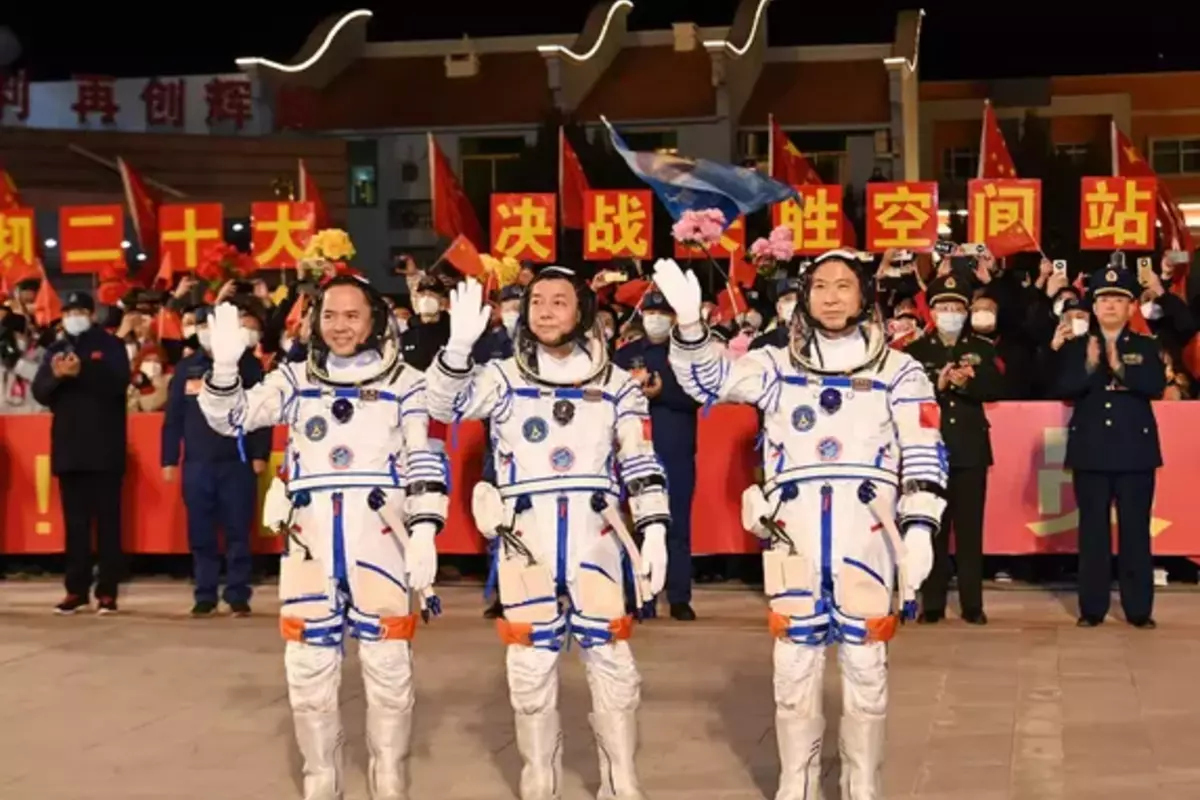 Chinese Astronauts Return Home Safely Following A Six-Month Stint In Space Station