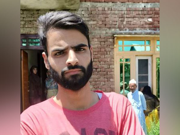 J-K: Painter Umer Ahmad Ganie Brushes Aside Obstacles, Conquers NEET Without Coaching