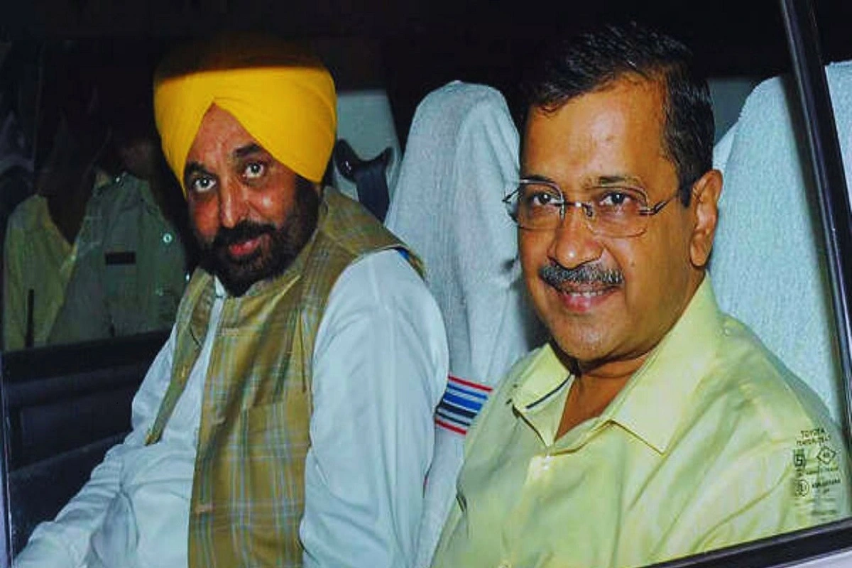 Delhi CM Arvind Kejriwal, Bhagwant Mann Arrive Ranchi To Meet Soren Over Delhi Ordinance