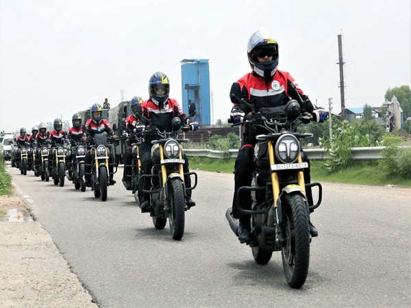 Tri-Services Upon Arriving In Jammu, All Women Motorbike Rally Honoured Kargil War Heroes