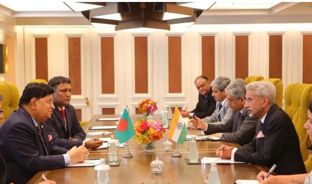 S Jaishankar Meets With Bangladeshi And Nepalese Foreign Ministers In Thailand