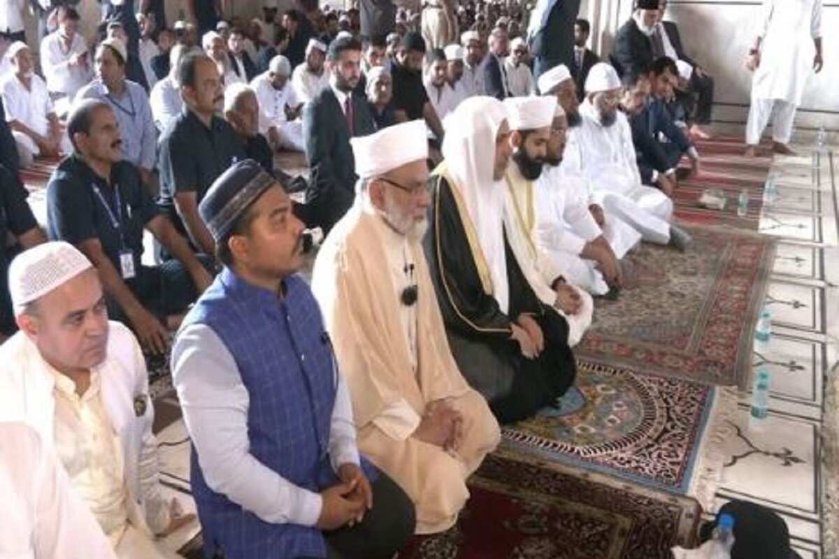 The Leader Of Muslim World League Offers Friday Prayers At Jama Masjid