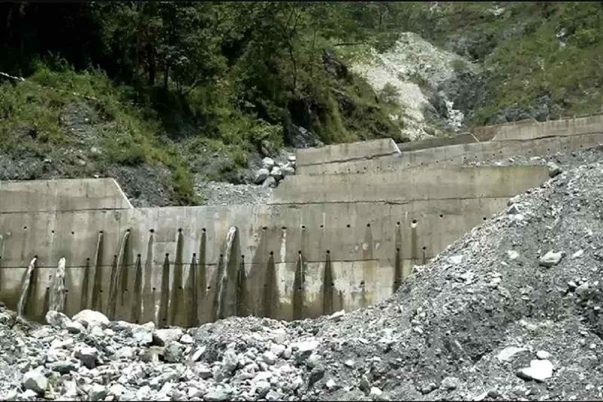 Check Dams Proving Successful In Preventing Aieslip Roadblock