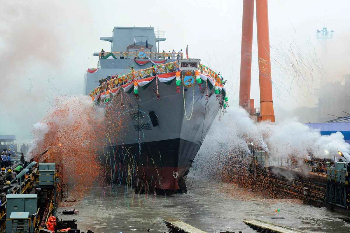 President Droupadi Murmu Inaugurates State-of-the-Art Stealth Frigate INS Vindhyagiri