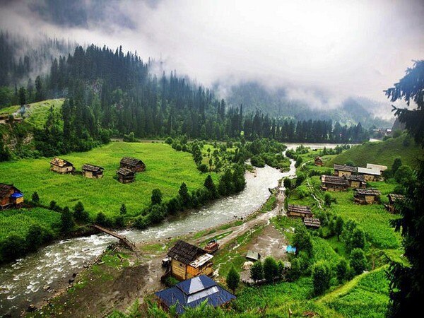 J-K’s Economy Strengthening Thanks To Steady Increase In Tourism And New Businesses