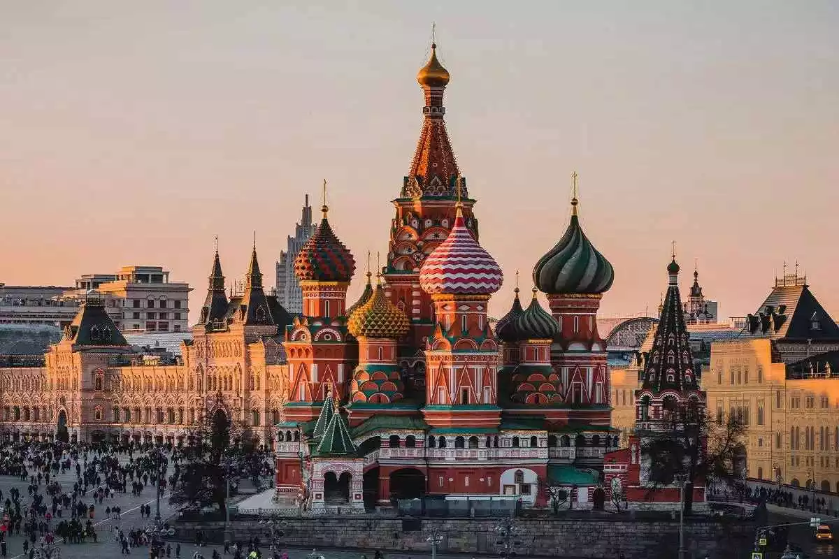 Russia offers India visa-free regime for group tourists